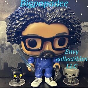 Meet your Posher, Dennis